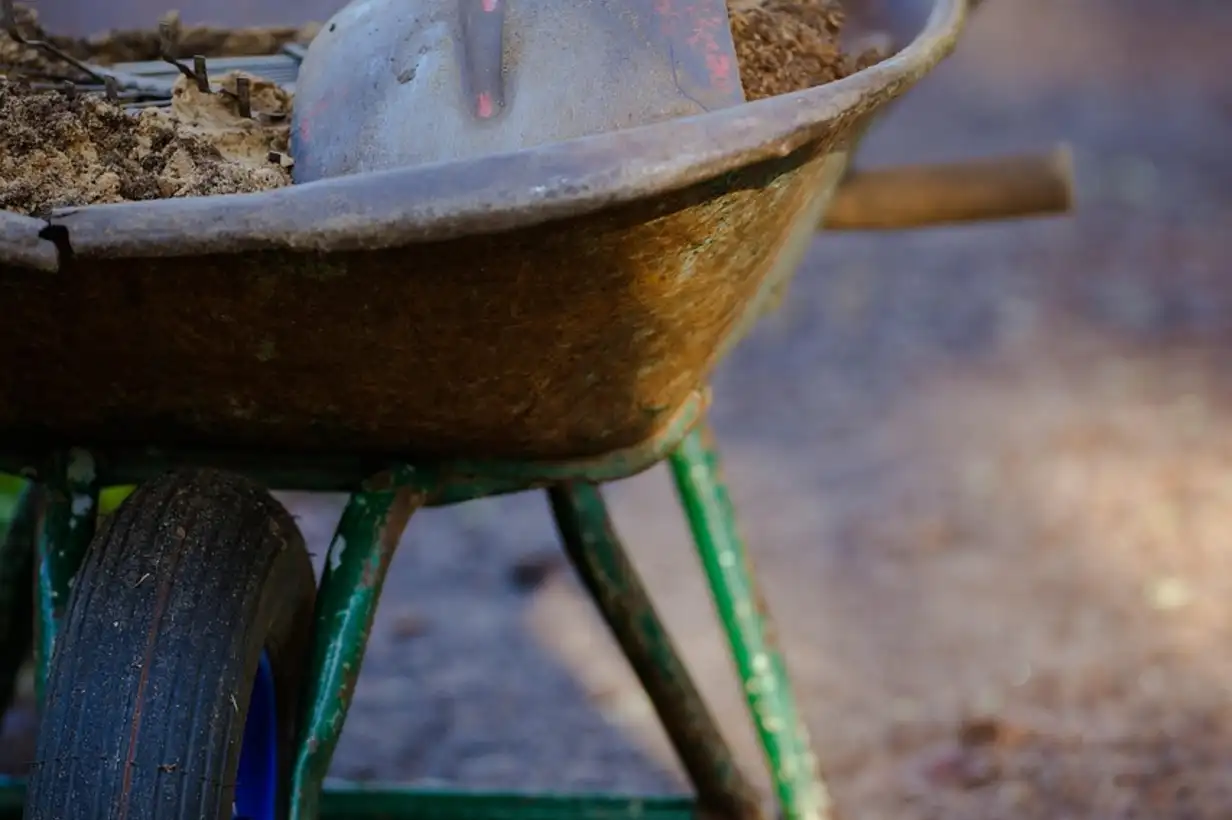 Pelle de jardin  : comment bien la choisir selon votre sol